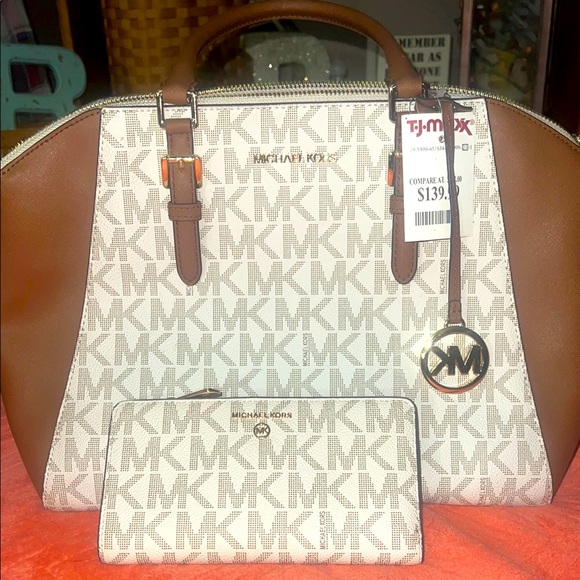 Michael Kors Handbags - Micheal Kors purse and wallet
